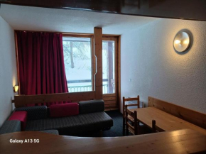 Résidence Lauzieres - Appartement 2 pièces pour 7 personnes skis aux pieds et proche des commerces dans le village du Charvet à Arc 1800 MAE-1876 Arc 1800
